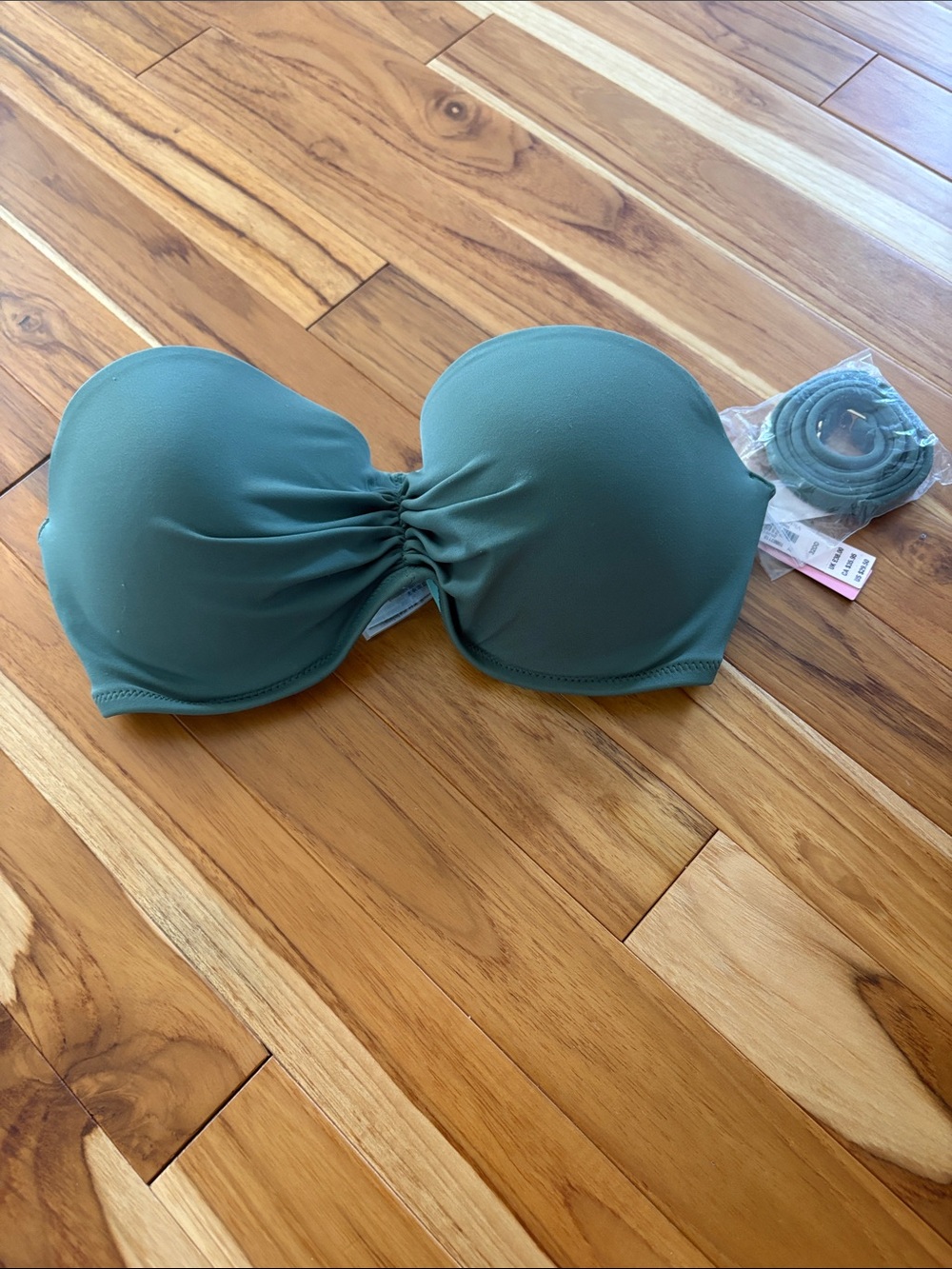 Strapless bikini top
